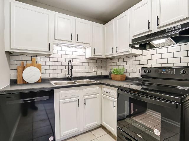 2 BR, 2 BA Apartment 502 Dolphin Drive Unit 843, Fort Wayne, IN 46816