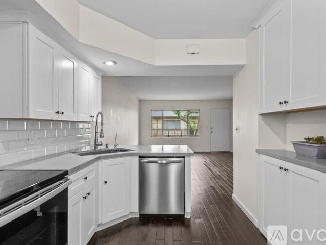 2 BR, 2 BA Apartment 510 N Jackson St, Unit 301, Glendale, CA 91206