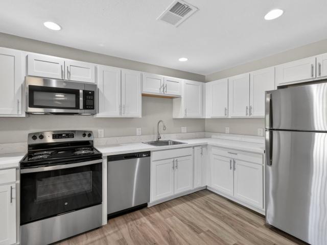 2 BR, 2 BA Apartment 5122 25th Street SW Unit 141, Lehigh Acres, FL 33972