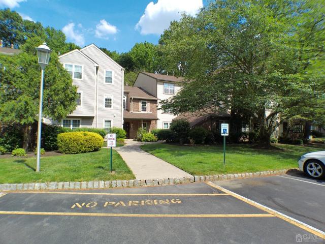 2 BR, 2 BA Apartment 5132 Beech Ct, Monmouth Junction, NJ 8852