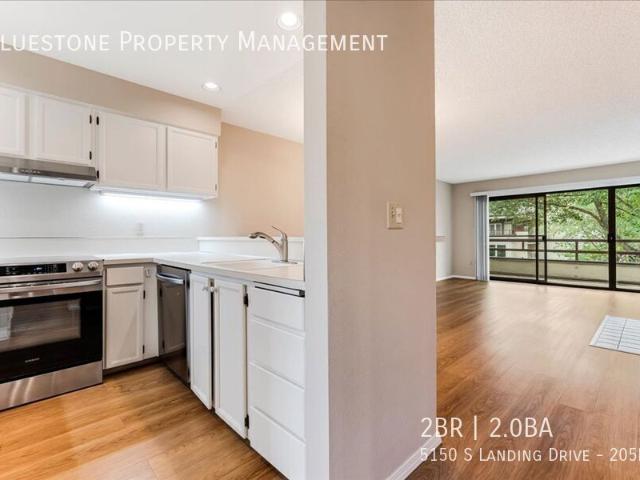 2 BR, 2 BA Apartment 5150 S Landing Drive, Portland, OR 97239