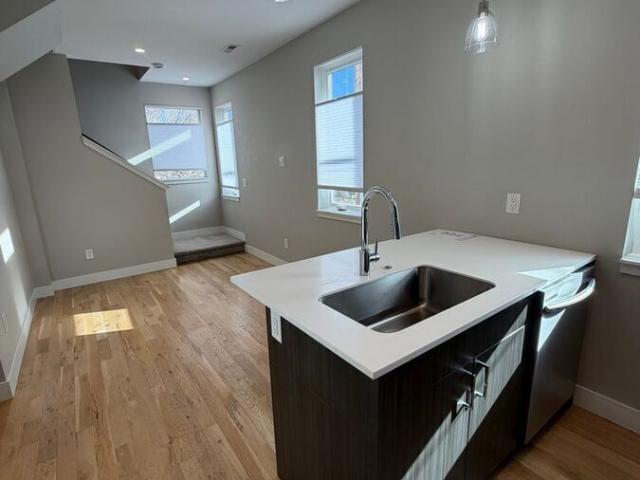 2 BR, 2 BA Apartment 5151 W 10th Ave, Denver, CO 80204