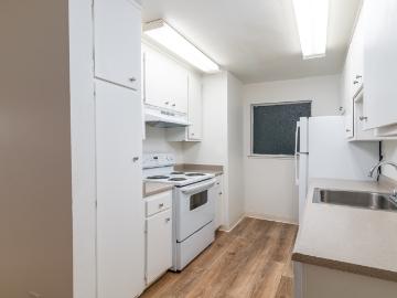 2 BR, 2 BA Apartment 521 Alameda Del Prado, Novato, CA 94949