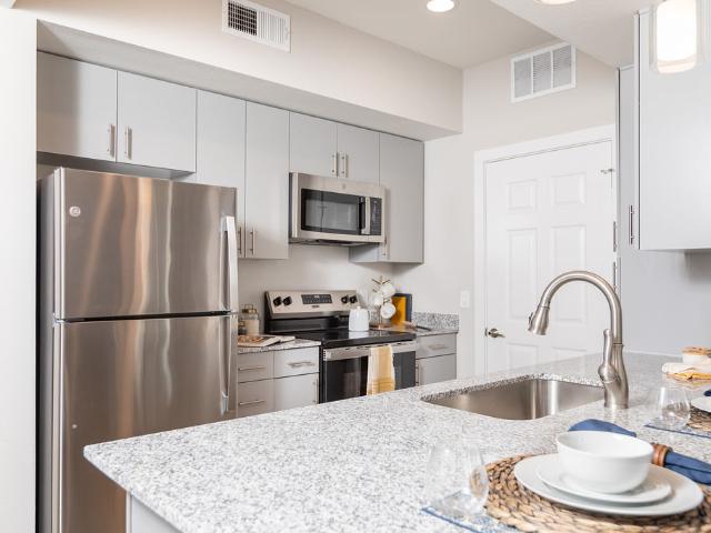 2 BR, 2 BA Apartment 5222 Shadydell Dr Unit 10212, Fort Worth, TX 76135