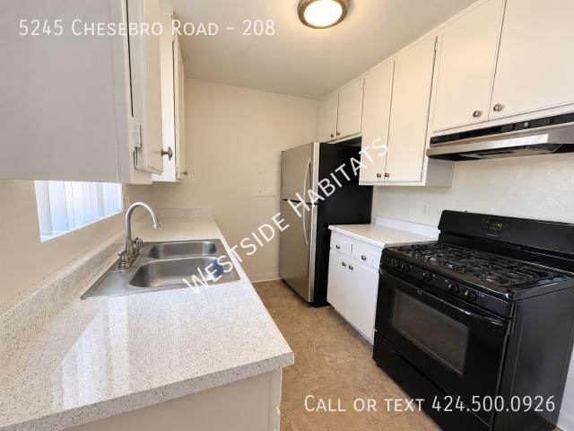 2 BR, 2 BA Apartment 5245 Chesebro Road, Agoura Hills, CA 91301