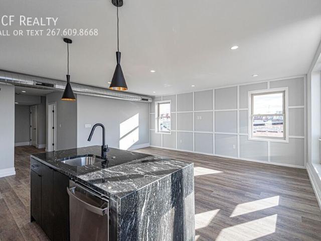 2 BR, 2 BA Apartment 526 Brown Street, Philadelphia, PA 19123
