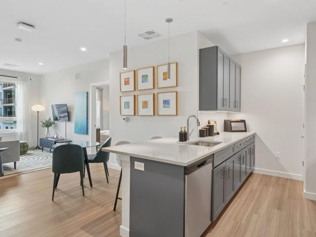 2 BR, 2 BA Apartment 533 Main Street Unit 2007, East Orange, NJ 07018