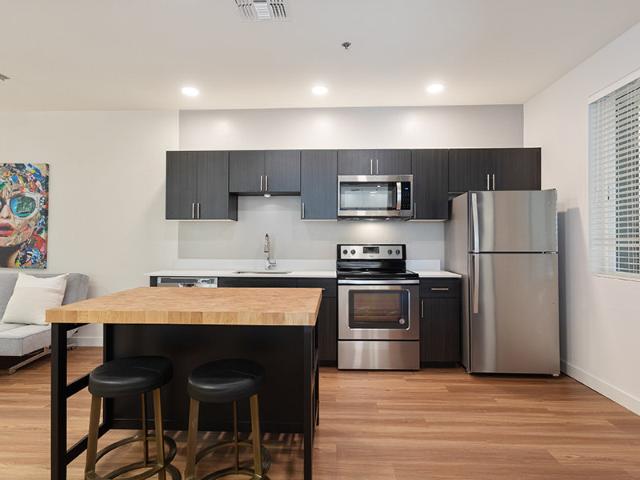 2 BR, 2 BA Apartment 5300 E Washington St Unit 3306, Phoenix, AZ 85034