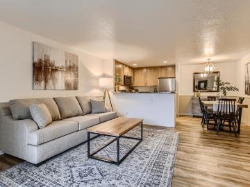 2 BR, 2 BA Apartment 5300 Parkview Drive Unit 2010, Lake Oswego, OR 97035