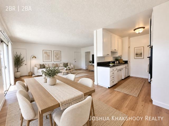 2 BR, 2 BA Apartment 5303 Newcastle Ave, Encino, CA 91316