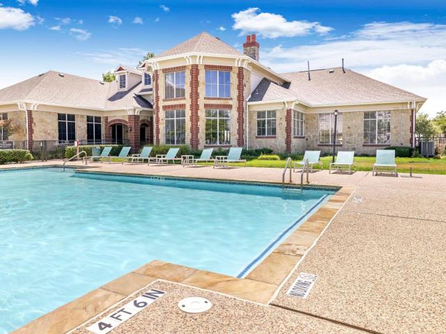 2 BR, 2 BA Apartment 5350 Fossil Creek Blvd. Unit 0832, Fort Worth, TX 76137