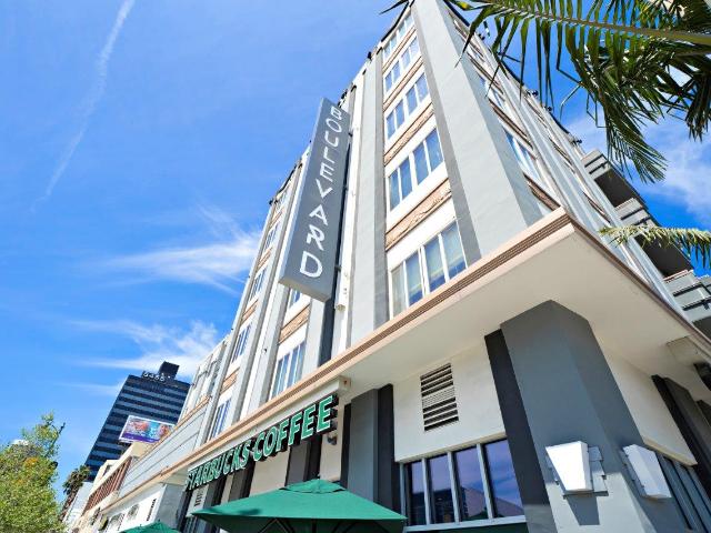 2 BR, 2 BA Apartment 5353 Wilshire Boulevard Unit 310, Los Angeles, CA 90036