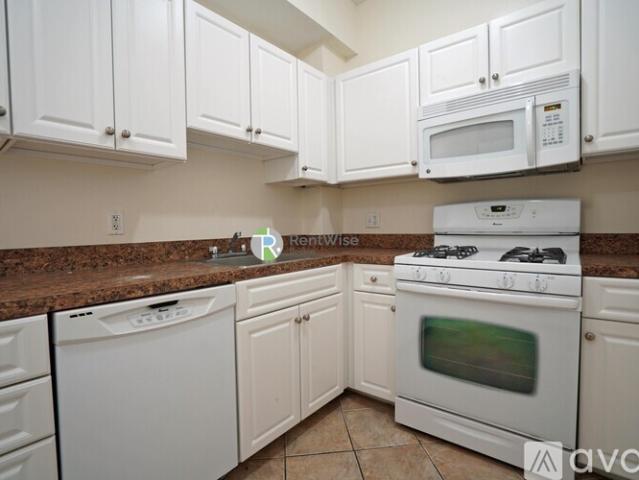 2 BR, 2 BA Apartment 53 Ashford St, Unit 4, Boston, MA 02134