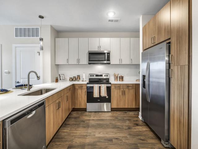2 BR, 2 BA Apartment 641 Division Street Unit 0715, Nashville, TN 37203