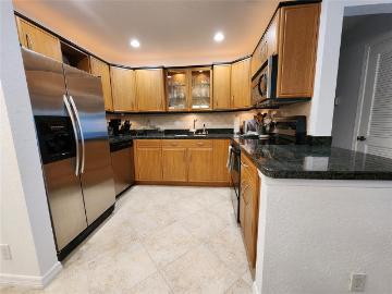 2 BR, 2 BA Apartment 6437 Bay Club Drive, Fort Lauderdale, FL 33308