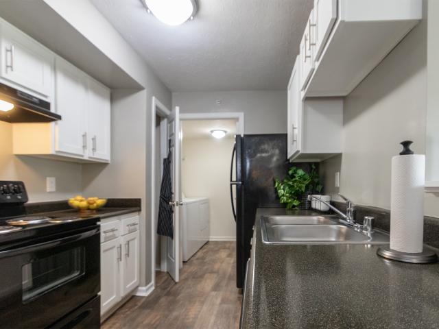 2 BR, 2 BA Apartment 646 Meadowlands Trail Unit 679L, Florence, KY 41042