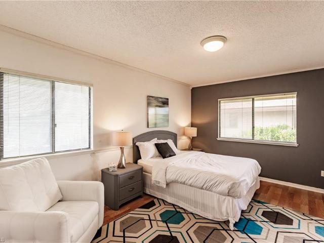 2 BR, 2 BA Apartment 64 4th Street, Bonita Springs, FL 34134