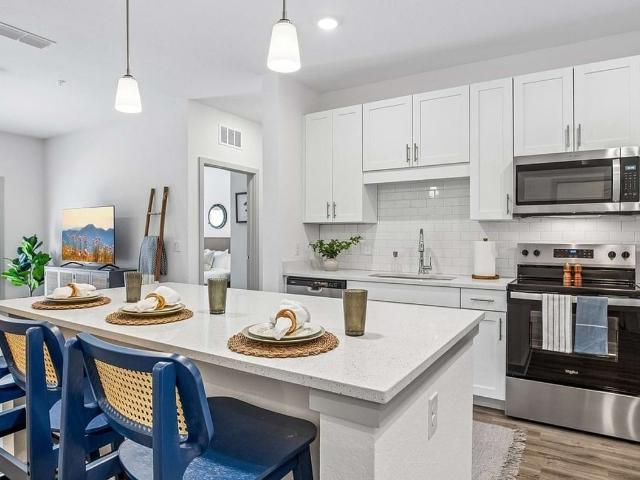 2 BR, 2 BA Apartment 6502 East Sligh Avenue Unit 206, Tampa, FL 33634