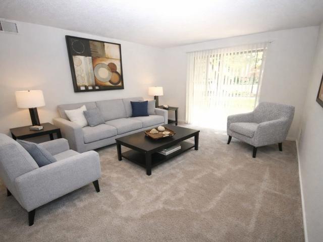 2 BR, 2 BA Apartment 650 Waterford Dr Unit 2, Florissant, MO 63033