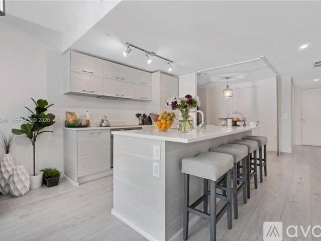 2 BR, 2 BA Apartment 650 NE 32nd St, Unit 703, Miami, FL 33137