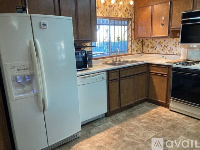2 BR, 2 BA Apartment 663 Mariposa Dr, Hemet, CA 92543