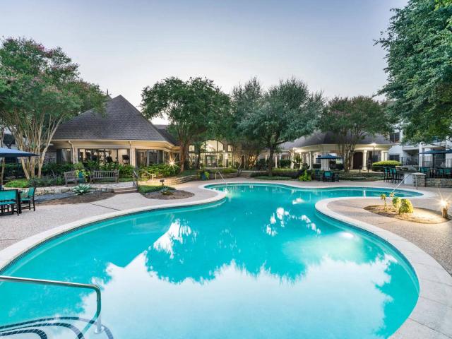 2 BR, 2 BA Apartment 6607 Brodie Ln Unit 716, Austin, TX 78745