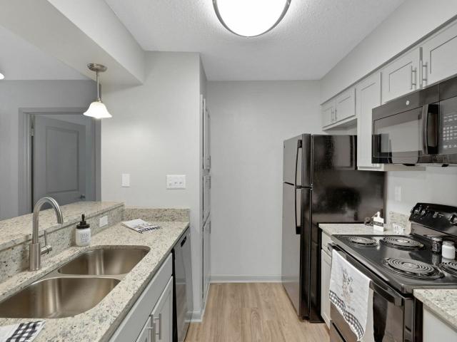 2 BR, 2 BA Apartment 6620 Old Madison Pike Unit 0402, Huntsville, AL 35806