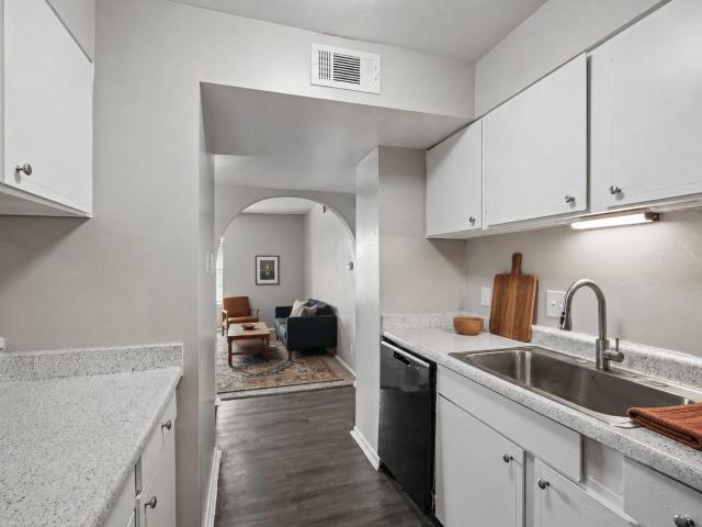 2 BR, 2 BA Apartment 6623 Callaghan Road Unit 3806, San Antonio, TX 78229