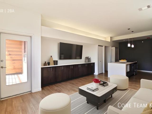 2 BR, 2 BA Apartment 662 E. 63rd St Kansas City, MO 64110
