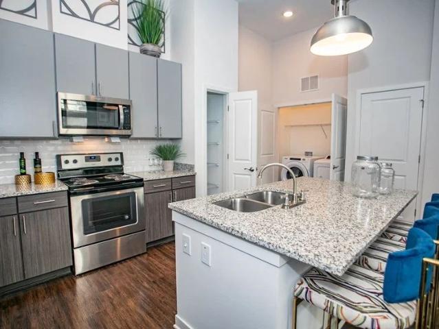 2 BR, 2 BA Apartment 669 Atlanta Student Movement Blvd. SW Unit 322, Atlanta, GA 30314