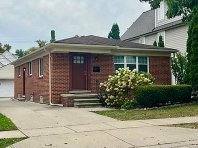 2 BR, 2 BA Apartment 670 Humphrey Avenue, Birmingham, MI 48009