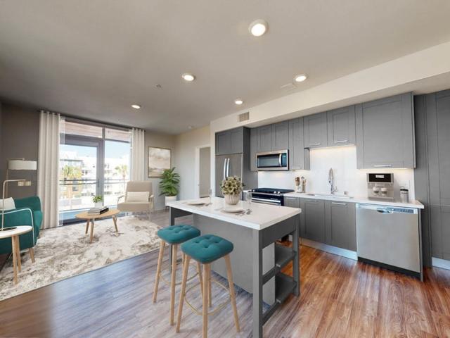 2 BR, 2 BA Apartment 6775 Selma Avenue Unit 325, Los Angeles, CA 90028