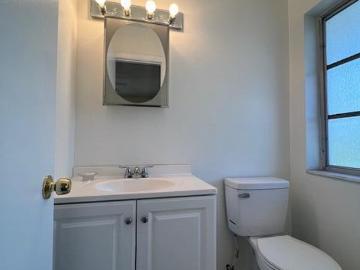 2 BR, 2 BA Apartment 6800 Northeast 22nd Way, Fort Lauderdale, FL 33308