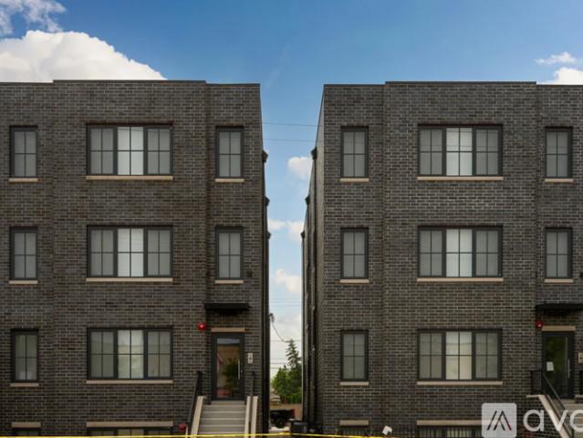 2 BR, 2 BA Apartment 6853 W Belmont Ave, Unit 3, Chicago, IL 60634