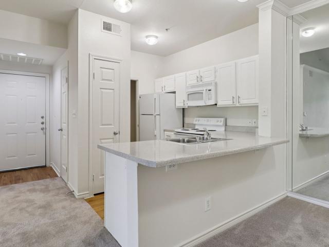 2 BR, 2 BA Apartment 6901 State Highway 161 Unit 103, Irving, TX 75039