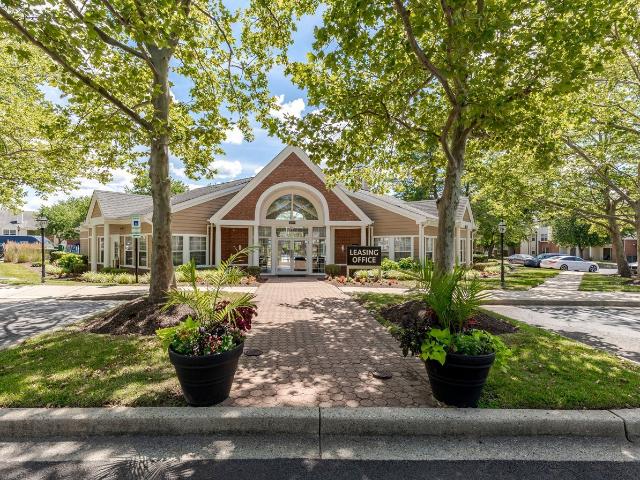 2 BR, 2 BA Apartment 6959 Castle Court Unit 54B108, Frederick, MD 21703