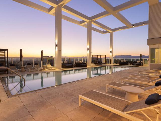 2 BR, 2 BA Apartment 696 South New Hampshire Avenue Unit 2808, Los Angeles, CA 90005