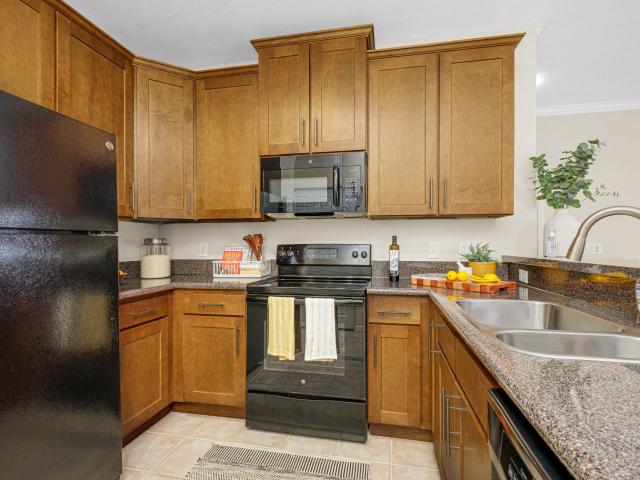 2 BR, 2 BA Apartment 6001 Medici Court Unit 302, Sarasota, FL 34243