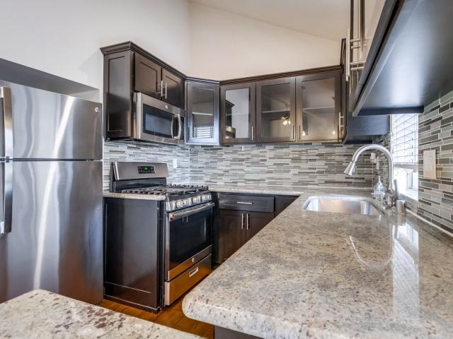 2 BR, 2 BA Apartment 600 E. 97th St, Inglewood, CA 90301
