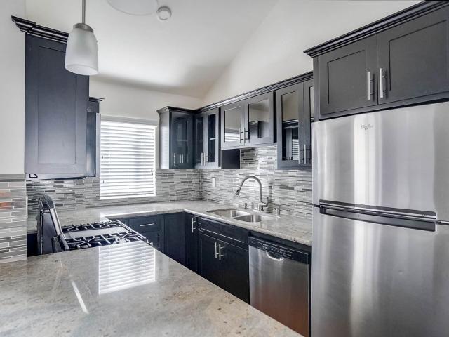 2 BR, 2 BA Apartment 600 E. 97th St, Inglewood, CA 90301
