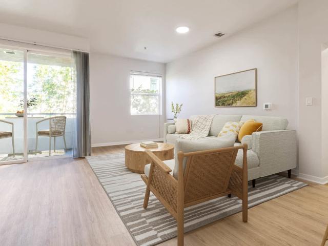 2 BR, 2 BA Apartment 601 East 2nd Street Unit 126, Los Angeles, CA 90012