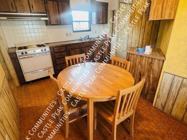 2 BR, 2 BA Apartment 605 N 20th ST, Slaton, TX 79364