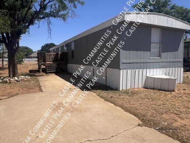 2 BR, 2 BA Apartment 605 N 20th St, Slaton, TX 79364