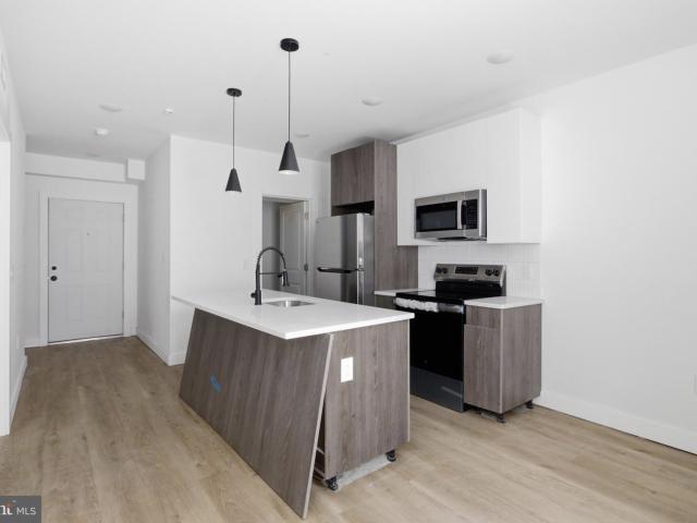 2 BR, 2 BA Apartment 613 N Brooklyn St, Philadelphia, PA 19104