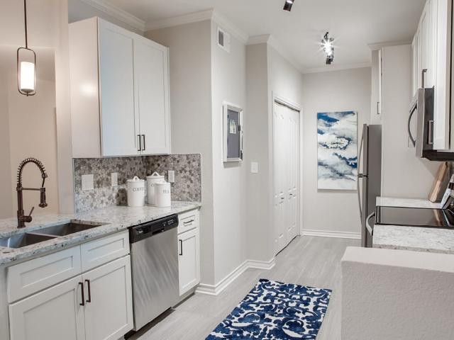 2 BR, 2 BA Apartment 6101 N. Riverside Drive Unit 2 212, Fort Worth, TX 76137