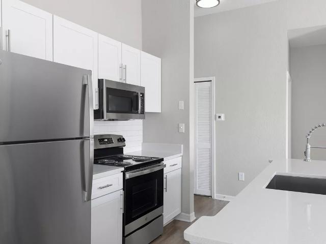 2 BR, 2 BA Apartment 6101 Raleigh St Unit 2 beds, 2 baths, $1750, Orlando, FL 32835
