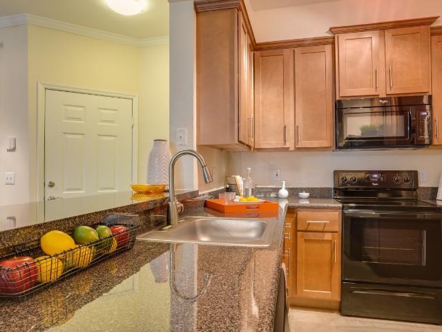 2 BR, 2 BA Apartment 6104 Turnbury Park Drive Unit 304, Sarasota, FL 34243
