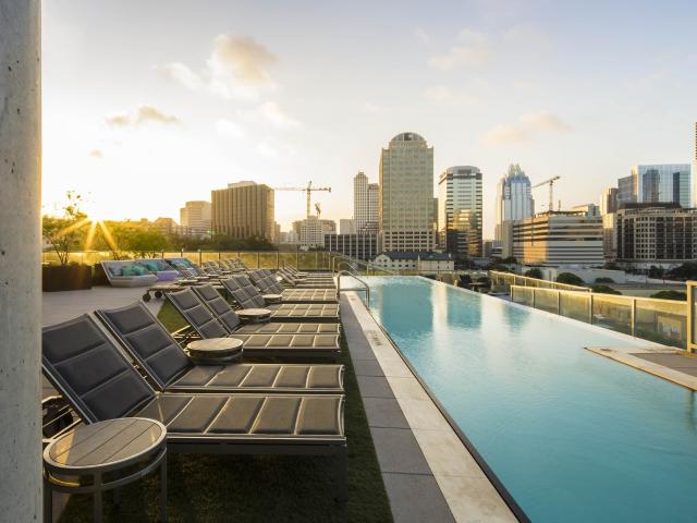 2 BR, 2 BA Apartment 610 West 7th St, Austin, TX 78701