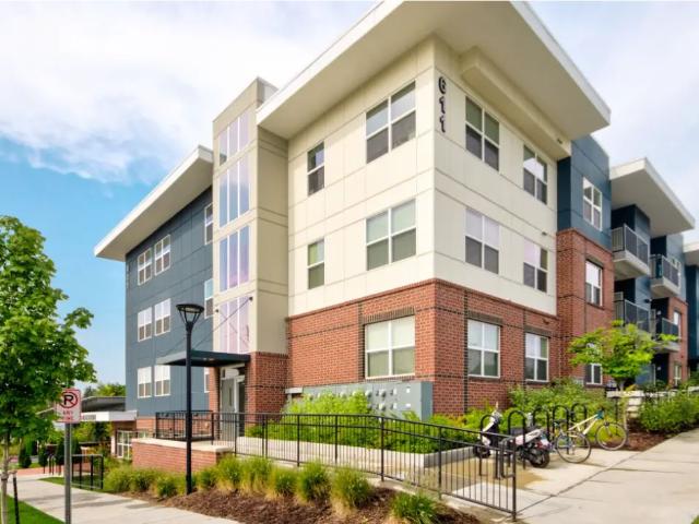 2 BR, 2 BA Apartment 611 N. Rogers Street Unit 25573, Bloomington, IN 47404