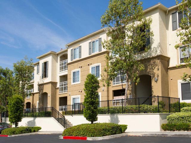 2 BR, 2 BA Apartment 6150 De Soto Avenue Unit 31202, Woodland Hills, CA 91367
